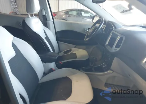 2017 Jeep New Compass Latitude Fwd z USA, uszkodzony, nr VIN 3C4NJCBBXHT669314